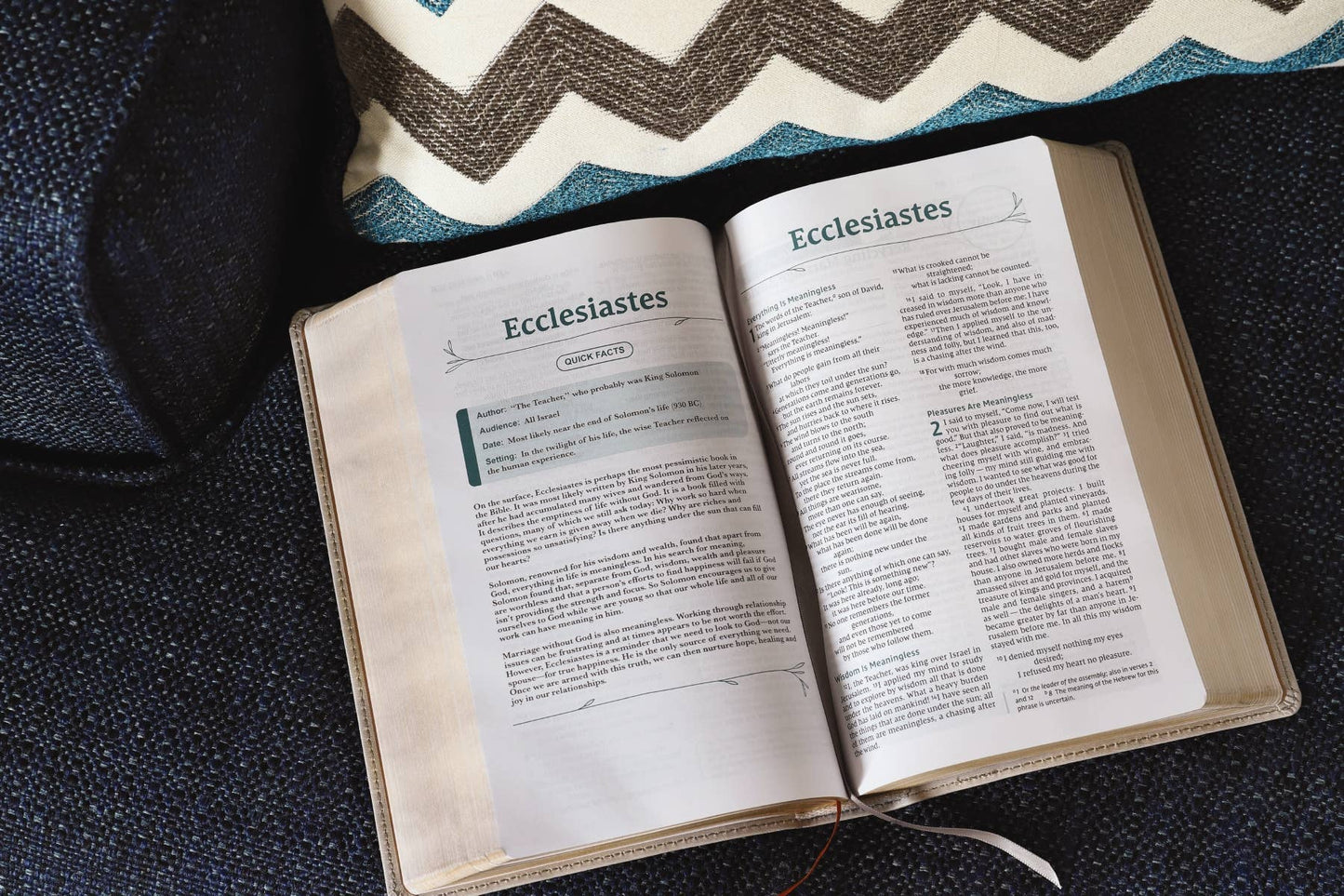 NIV Couples' Devotional Bible Leathersoft