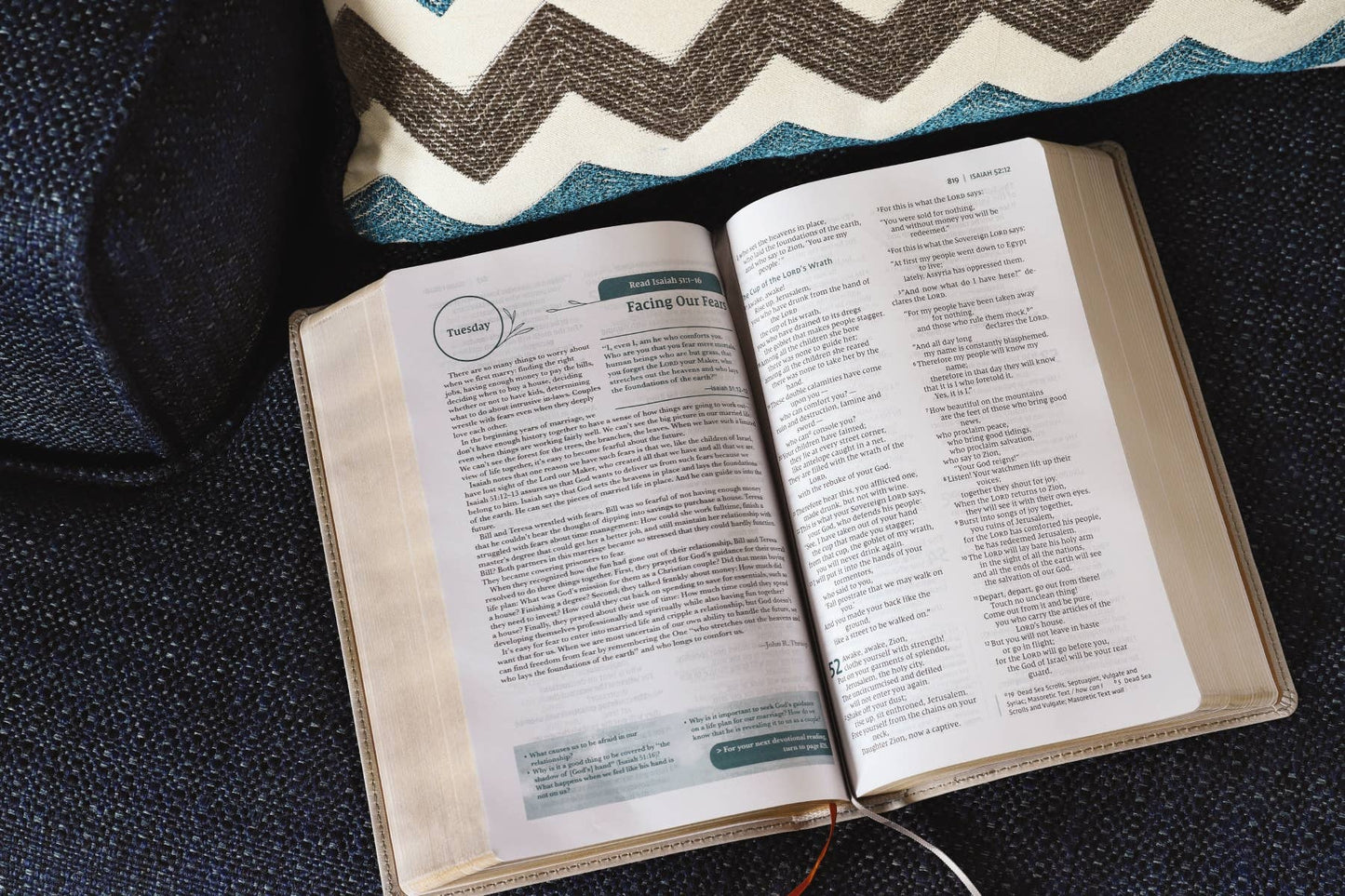 NIV Couples' Devotional Bible Leathersoft