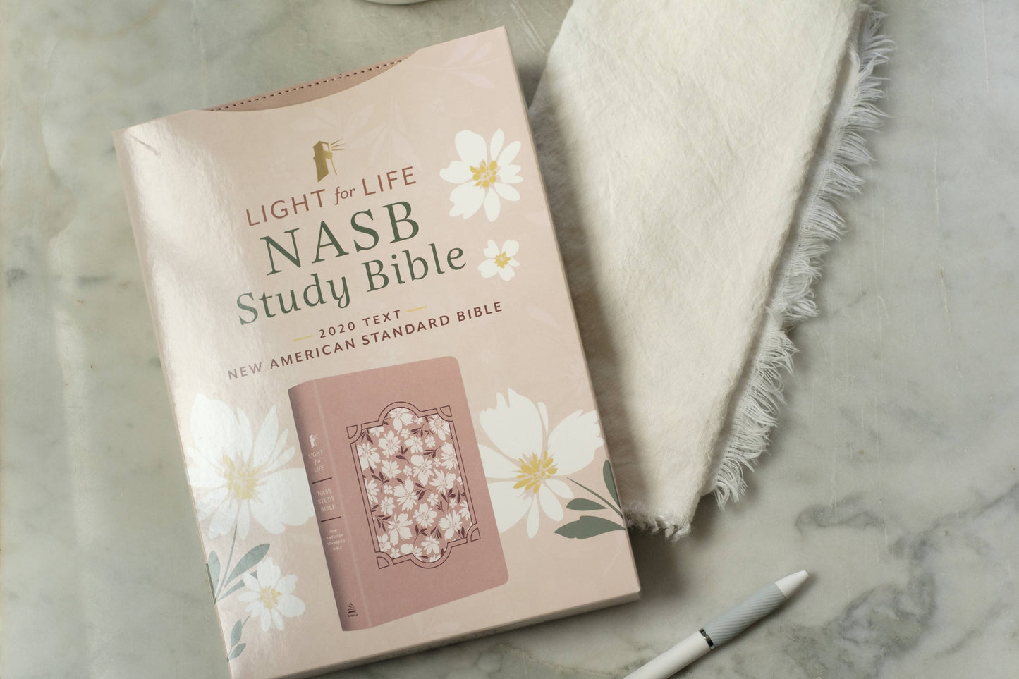 Light for Life NASB Study Bible (Blush Bouquet)